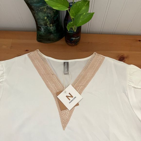 Noracora Tops - Noracora Lightweight Short Sleeve Pullover Blouse with Lace Detail Size XXL NWT